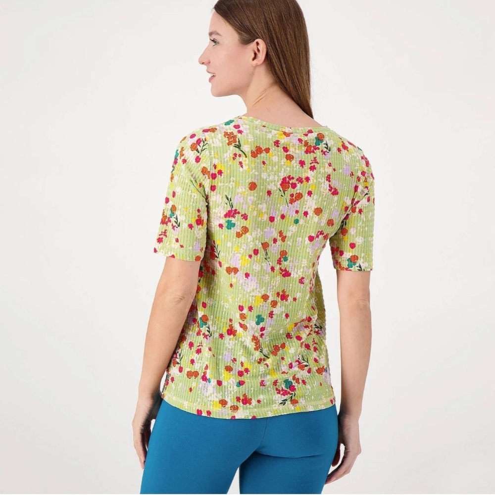 LOGO Layers by Lori Goldstein Floral Print Waffle Mesh Top Women Sz 1X Slinky - Picture 2 of 14